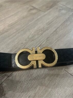 Salvatore Ferragamo Iconic Gold Tone Gancini Buckle Textured Black Belt Large